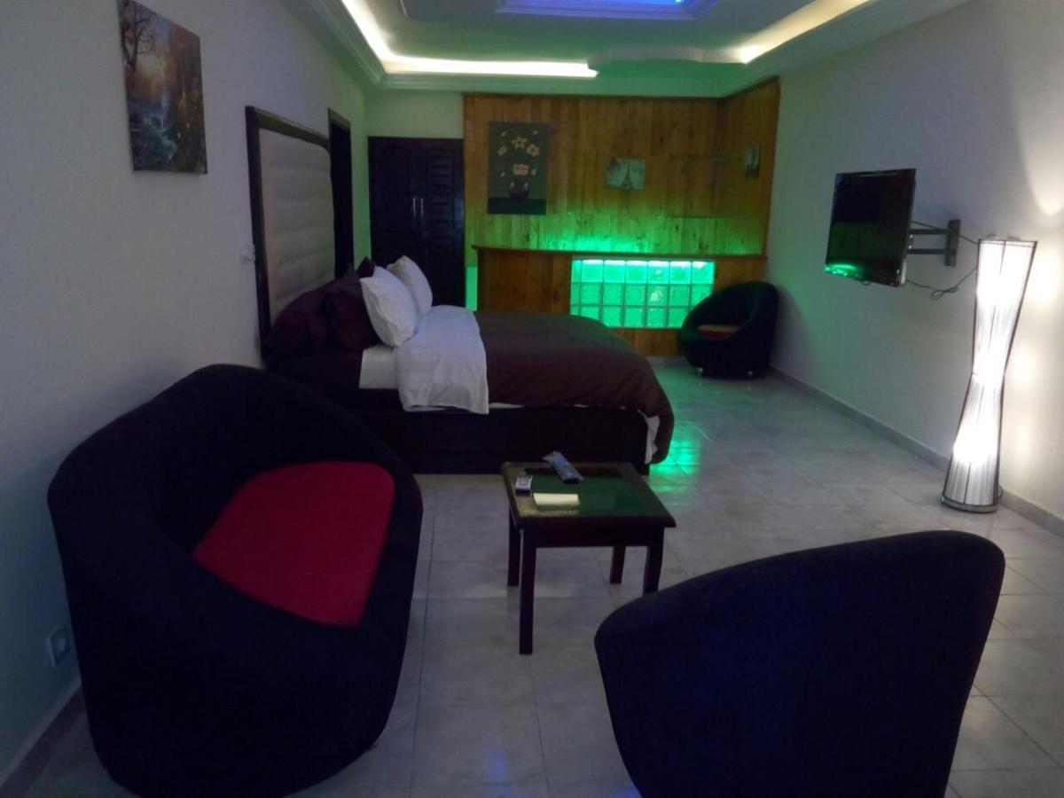 Hotel Saphir Abidjan Luaran gambar