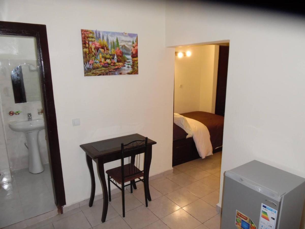 Hotel Saphir Abidjan Luaran gambar