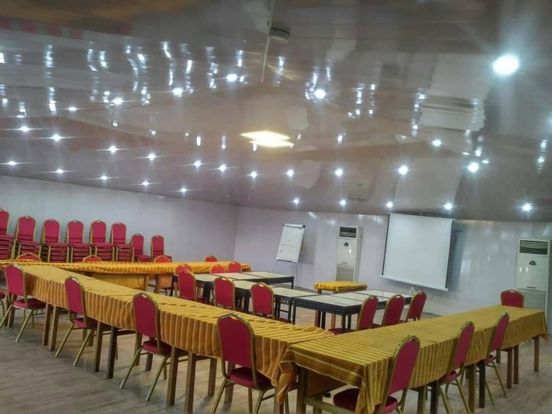 Hotel Saphir Abidjan Luaran gambar