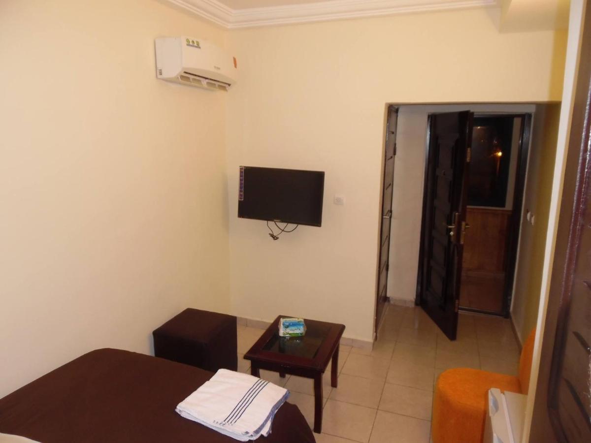 Hotel Saphir Abidjan Luaran gambar