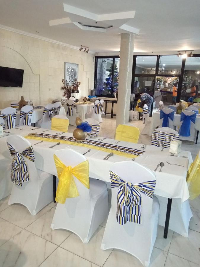 Hotel Saphir Abidjan Luaran gambar