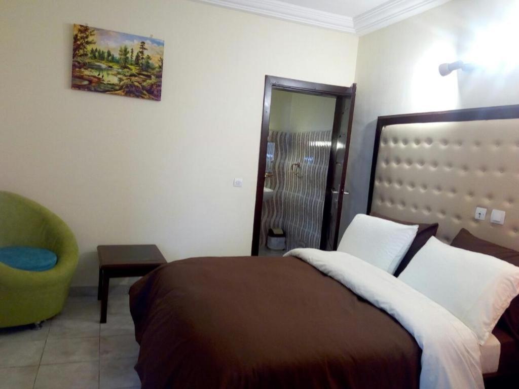 Hotel Saphir Abidjan Luaran gambar