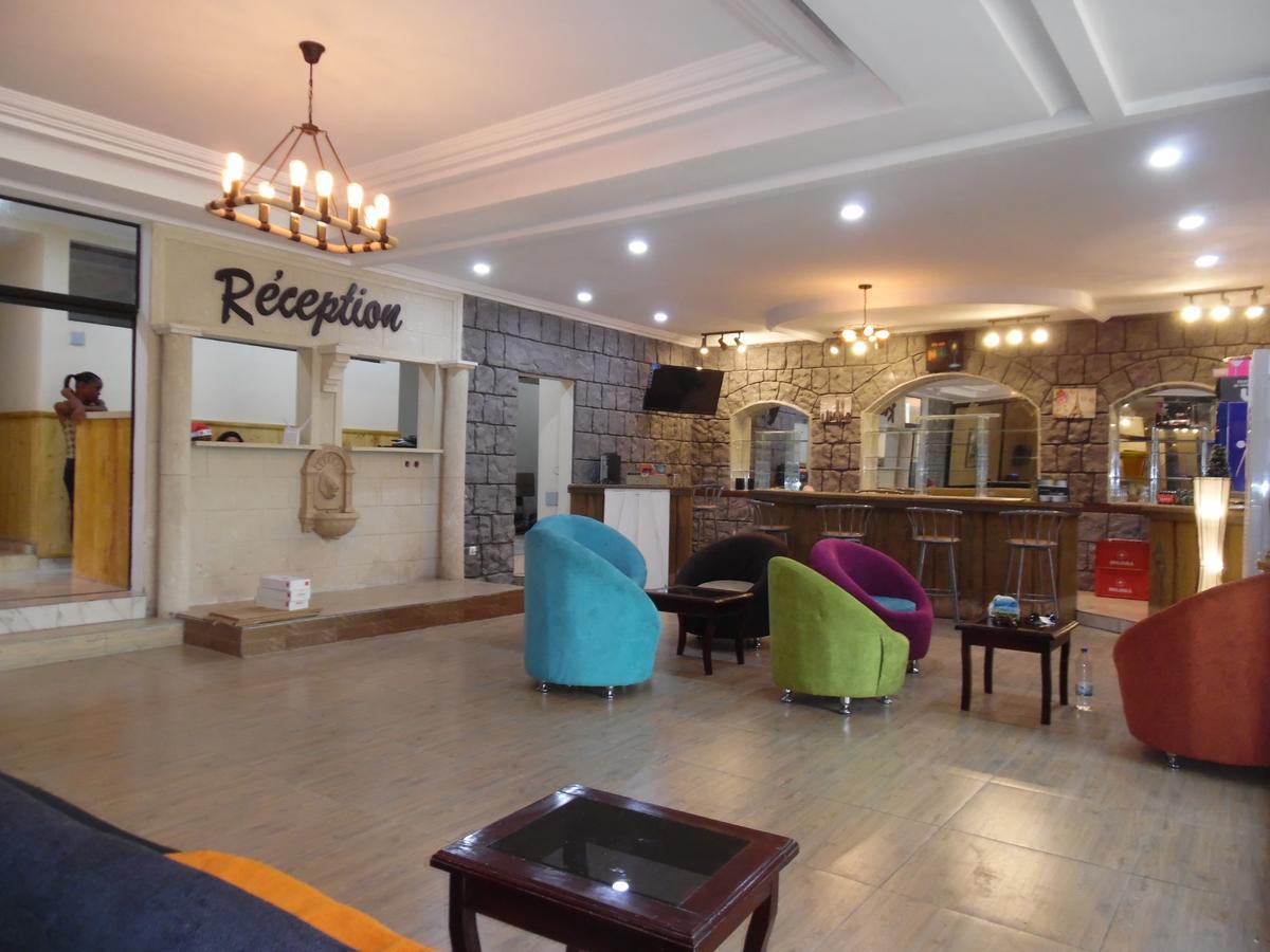 Hotel Saphir Abidjan Luaran gambar