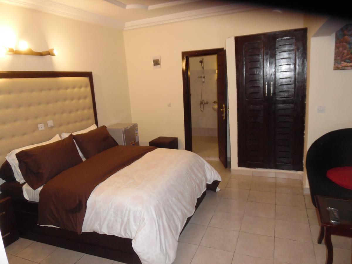 Hotel Saphir Abidjan Luaran gambar