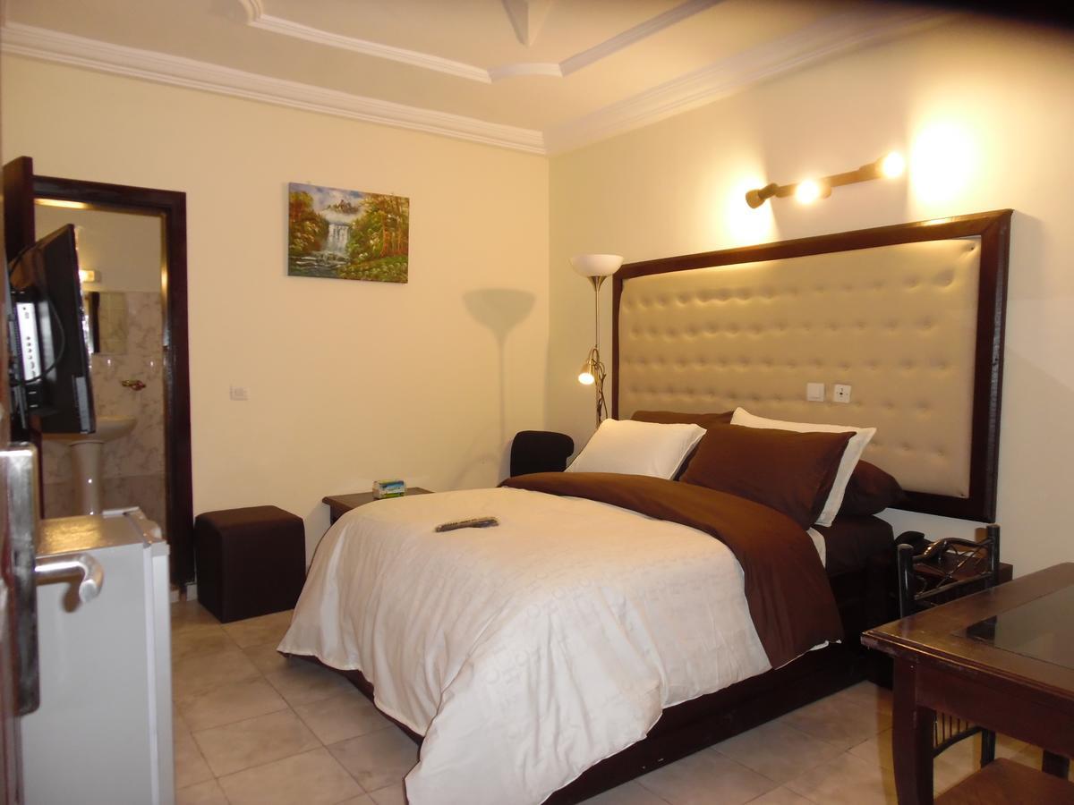 Hotel Saphir Abidjan Luaran gambar