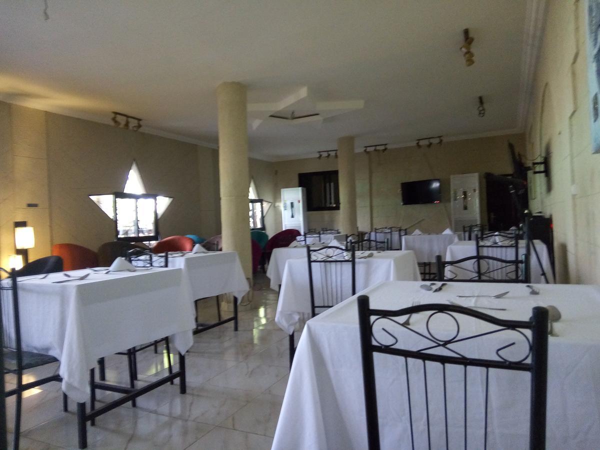 Hotel Saphir Abidjan Luaran gambar