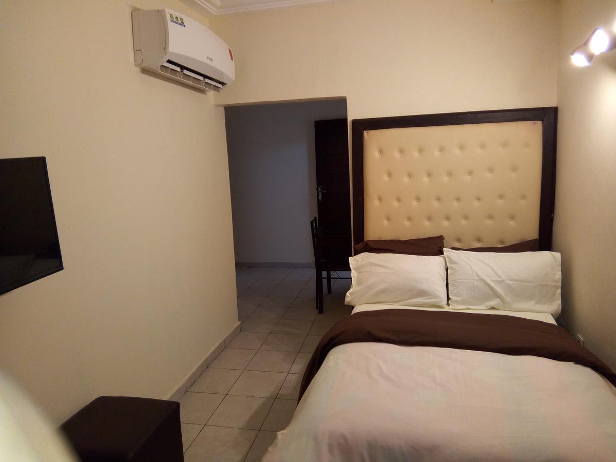 Hotel Saphir Abidjan Luaran gambar