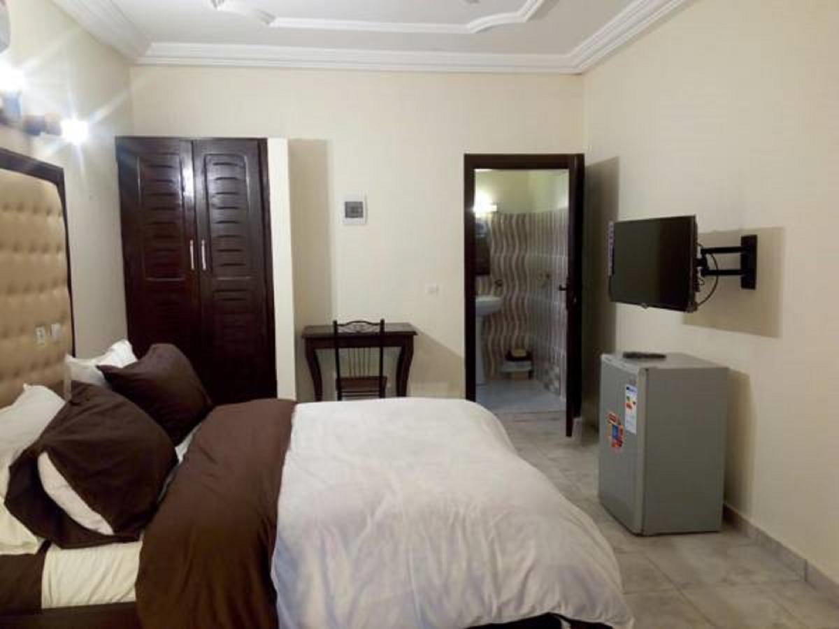 Hotel Saphir Abidjan Luaran gambar
