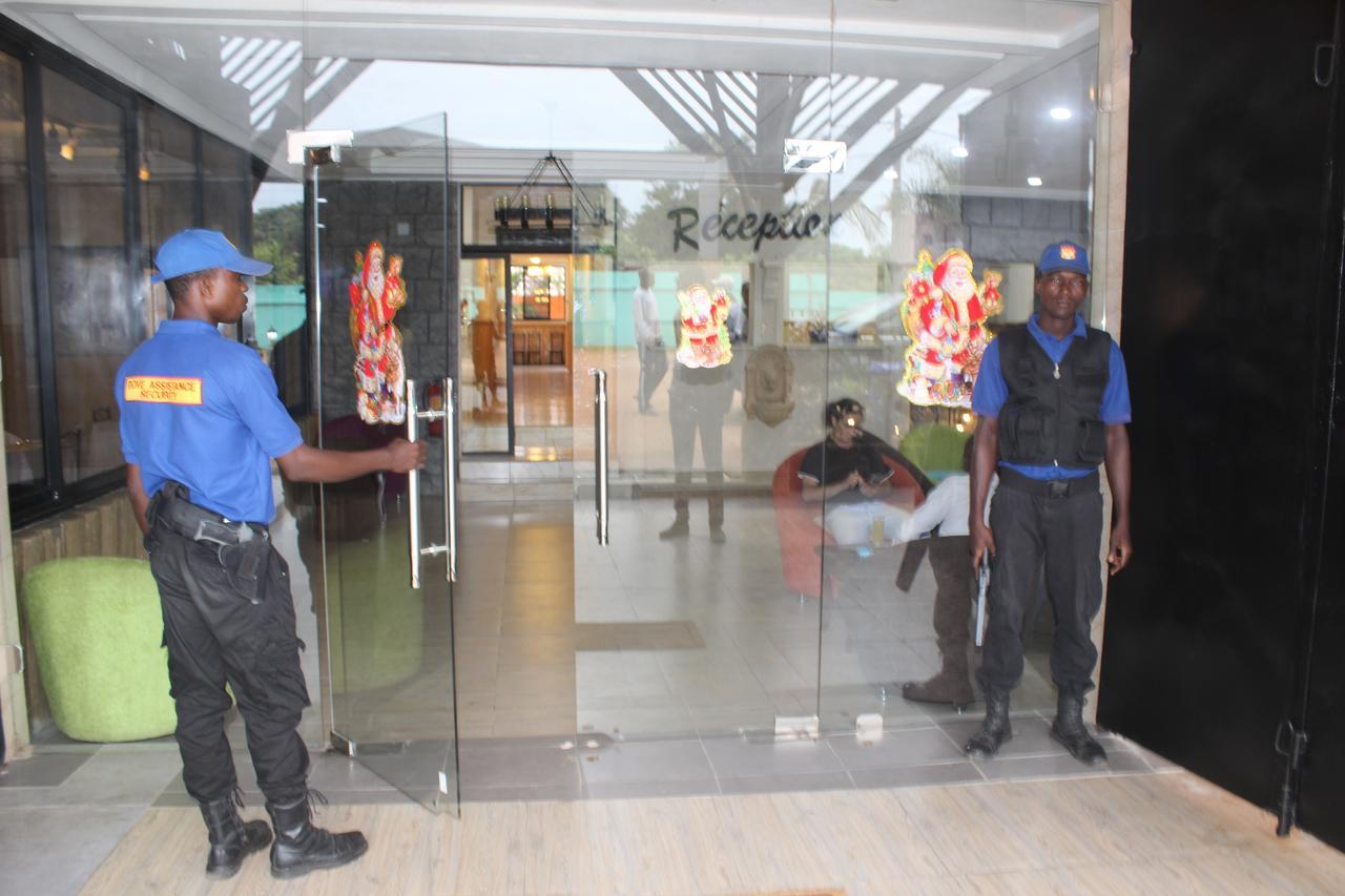 Hotel Saphir Abidjan Luaran gambar