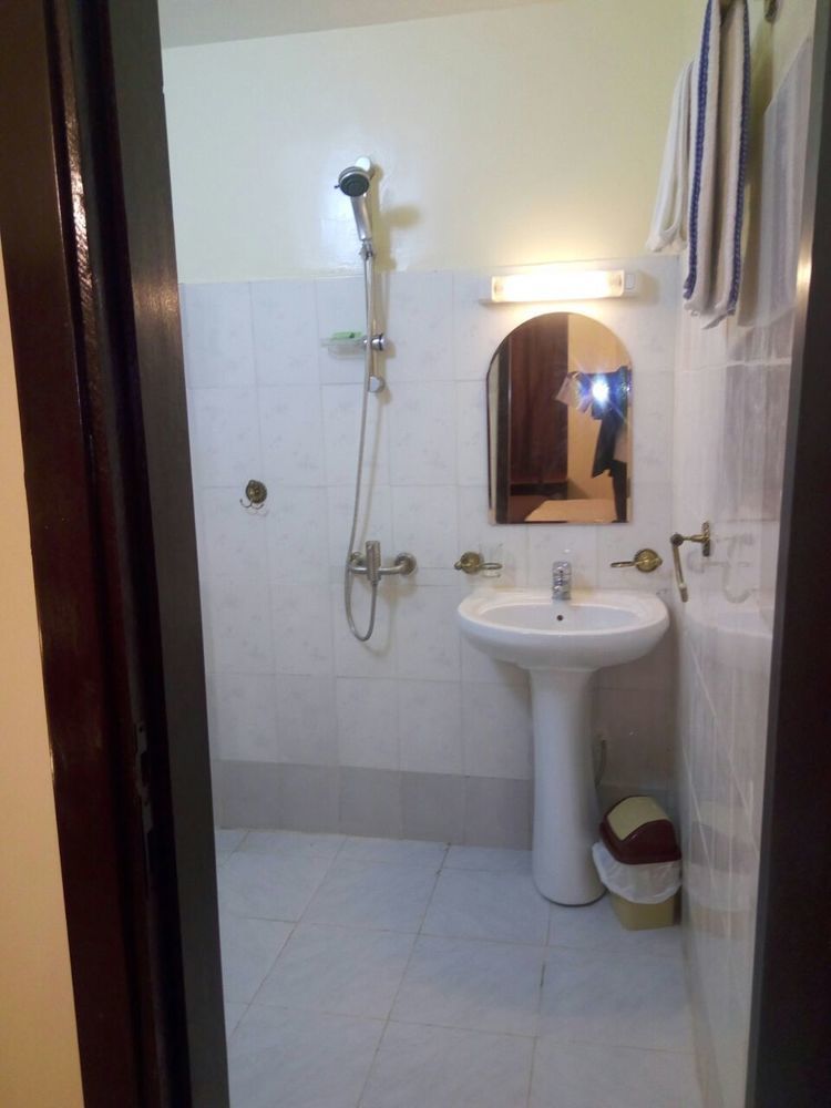 Hotel Saphir Abidjan Luaran gambar